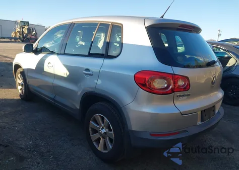 2010 Volkswagen Tiguan S из США, поврежденный, VIN WVGAV7AX3AW515840